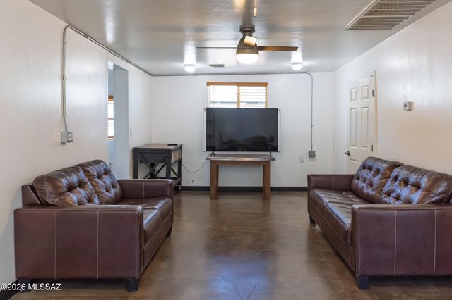 802 E Silverlake Road, Tucson, AZ 85713