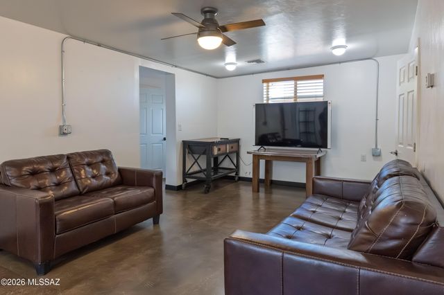 802 E Silverlake Road, Tucson, AZ 85713