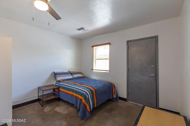 802 E Silverlake Road, Tucson, AZ 85713