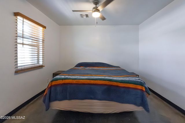 802 E Silverlake Road, Tucson, AZ 85713