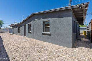 802 E Silverlake Road, Tucson, AZ 85713