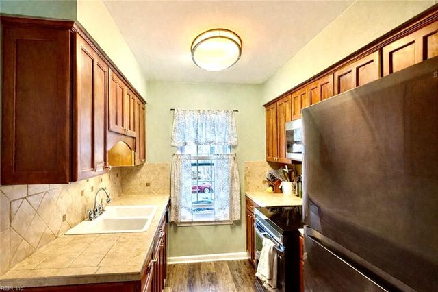 1411 Olivewood CT, Virginia Beach, VA 23464