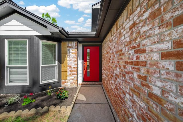 2915 Whispering Springs Dr, Spring, TX 77373