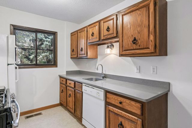 13748 Heather Hills Drive, Burnsville, MN 55337