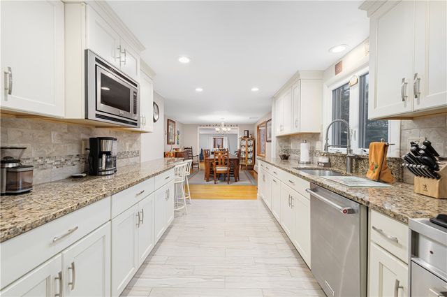 970 Pippin Orchard Road, Cranston, RI 02921