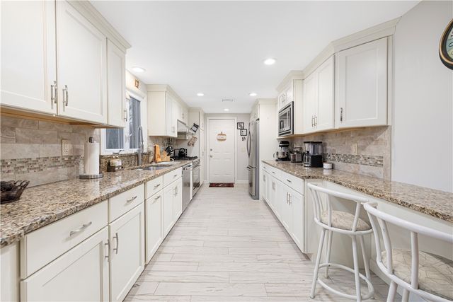 970 Pippin Orchard Road, Cranston, RI 02921