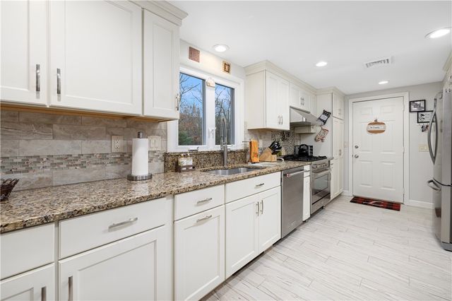 970 Pippin Orchard Road, Cranston, RI 02921