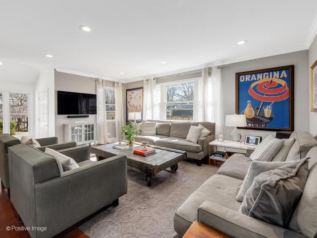 4049 Harvey Avenue, Western Springs, IL 60558