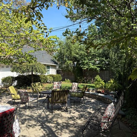 4049 Harvey Avenue, Western Springs, IL 60558