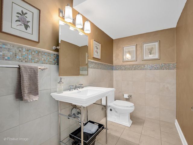 4049 Harvey Avenue, Western Springs, IL 60558