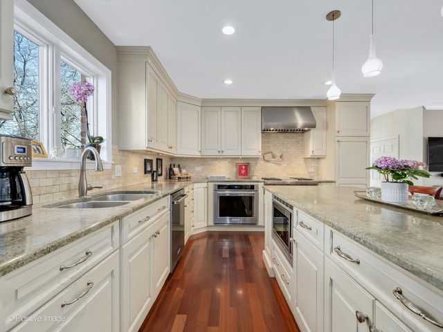 4049 Harvey Avenue, Western Springs, IL 60558