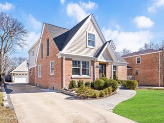 4049 Harvey Avenue, Western Springs, IL 60558