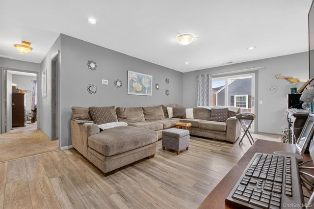 700 Commons Way E, Fishkill, NY 12524