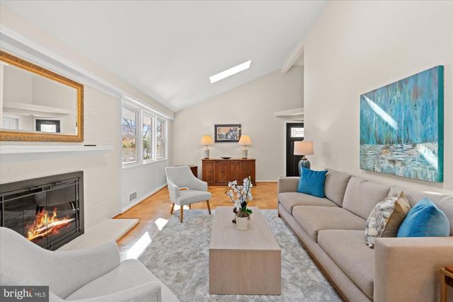 1024 CROTON DR, Alexandria, VA 22308