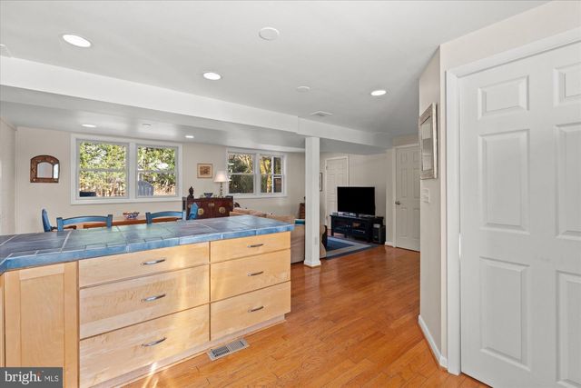 1024 CROTON DR, Alexandria, VA 22308