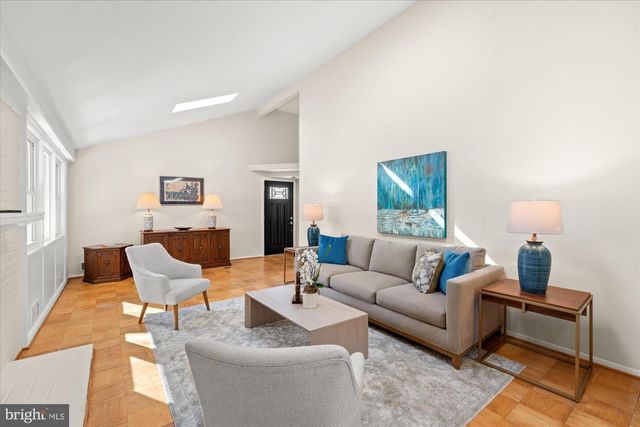 1024 CROTON DR, Alexandria, VA 22308