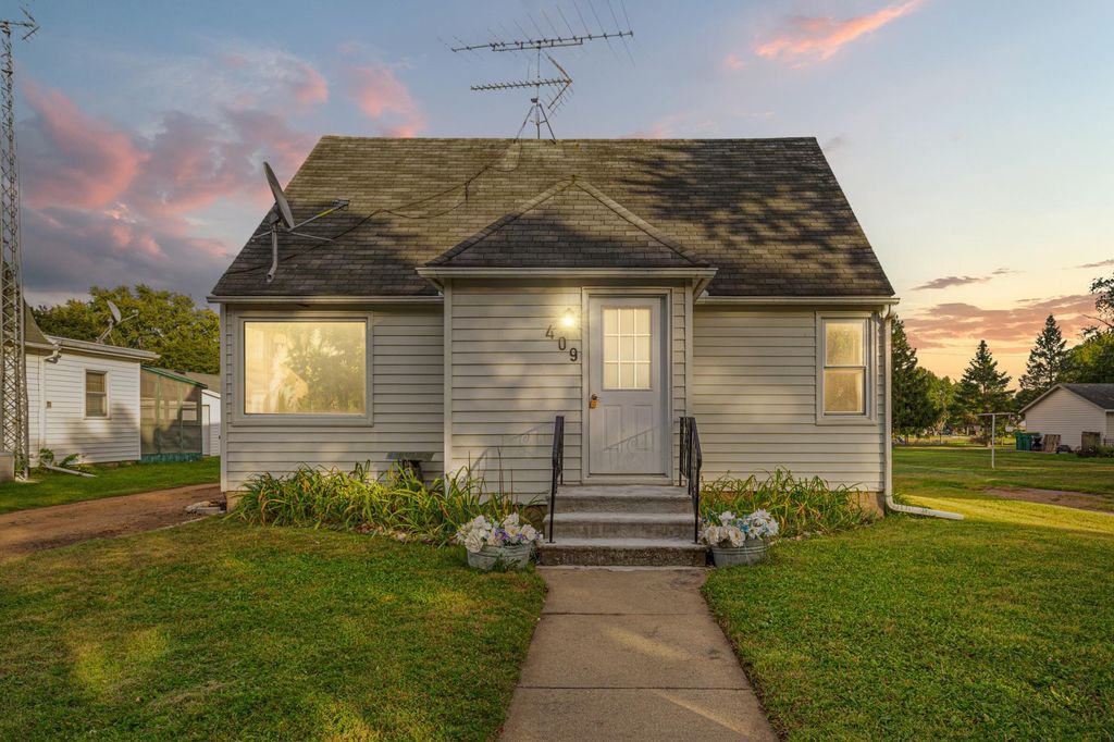 409 S 5th Street, Le Sueur, MN 56058 — exterior