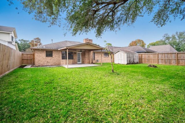 3707 Pine Cone Trail, Pasadena, TX 77505