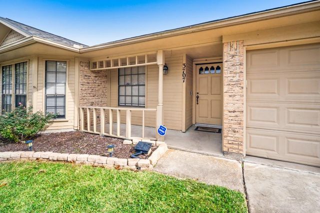 3707 Pine Cone Trail, Pasadena, TX 77505