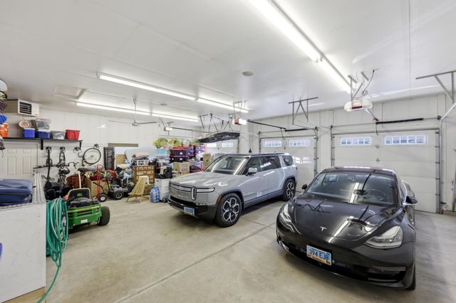 4186 Furnberg Place S, Fargo, ND 58104