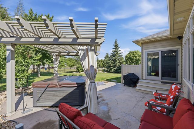 4186 Furnberg Place S, Fargo, ND 58104