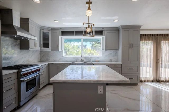 19314 Yolie, Tarzana, CA 91356
