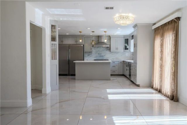 19314 Yolie, Tarzana, CA 91356