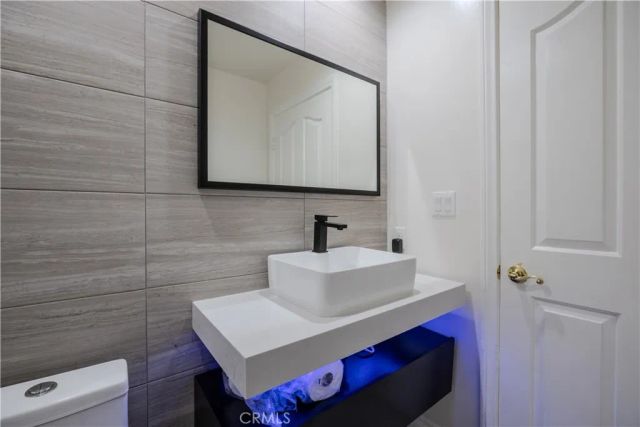 19314 Yolie, Tarzana, CA 91356