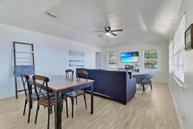 311 Harbor Drive, Onalaska, TX 77360