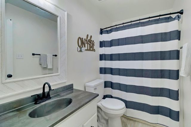 311 Harbor Drive, Onalaska, TX 77360