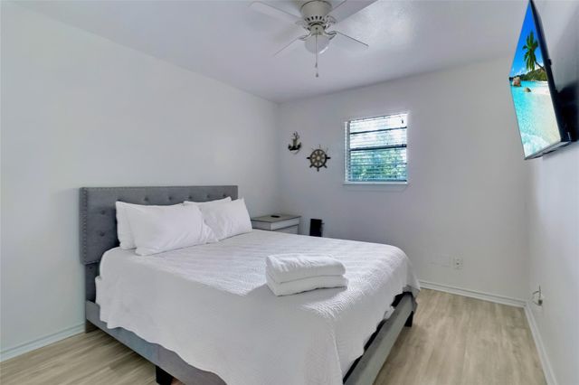 311 Harbor Drive, Onalaska, TX 77360