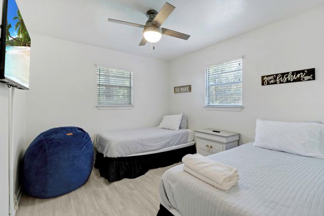311 Harbor Drive, Onalaska, TX 77360