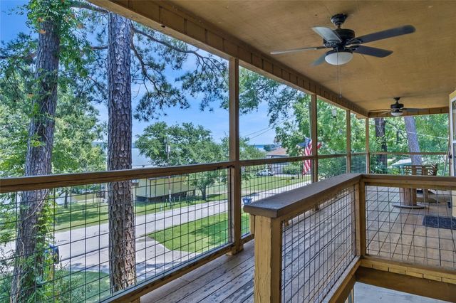 311 Harbor Drive, Onalaska, TX 77360