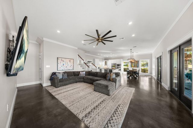 311 Harbor Drive, Onalaska, TX 77360