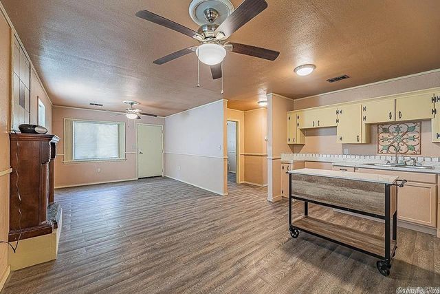 912 Greenlea Dr Street, North Little Rock, AR 72117