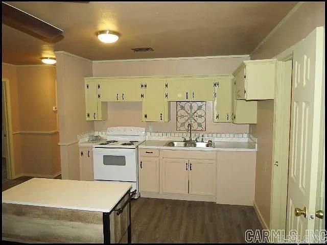 912 Greenlea Dr Street, North Little Rock, AR 72117