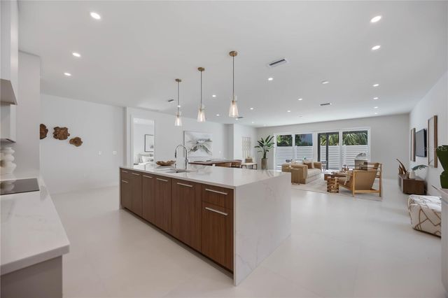 2596 FLOYD STREET, Sarasota, FL 34239