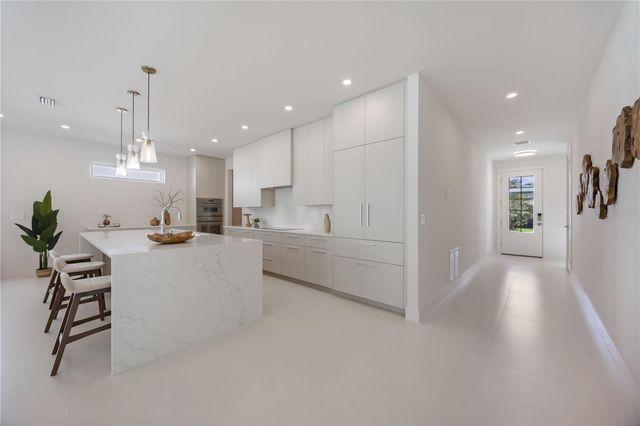 2596 FLOYD STREET, Sarasota, FL 34239
