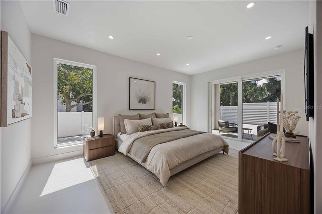 2596 FLOYD STREET, Sarasota, FL 34239