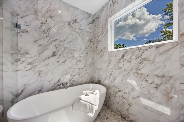 2596 FLOYD STREET, Sarasota, FL 34239