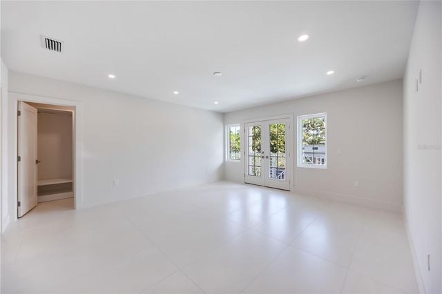 2596 FLOYD STREET, Sarasota, FL 34239