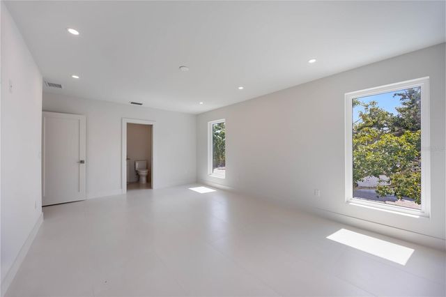 2596 FLOYD STREET, Sarasota, FL 34239