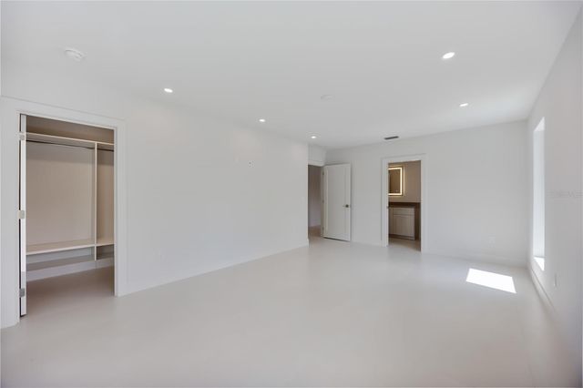 2596 FLOYD STREET, Sarasota, FL 34239