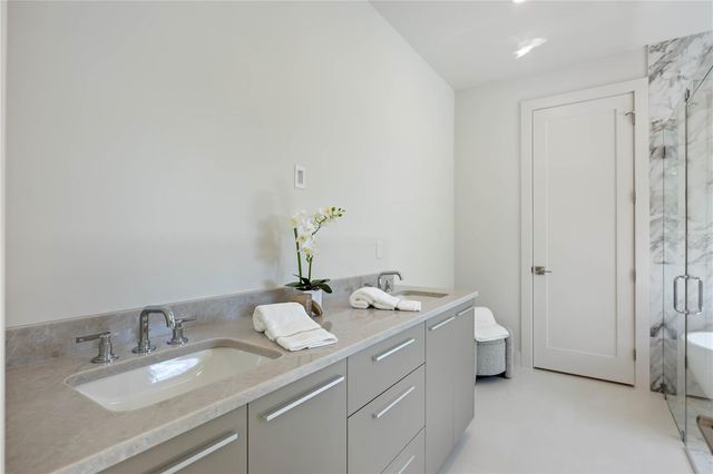 2596 FLOYD STREET, Sarasota, FL 34239