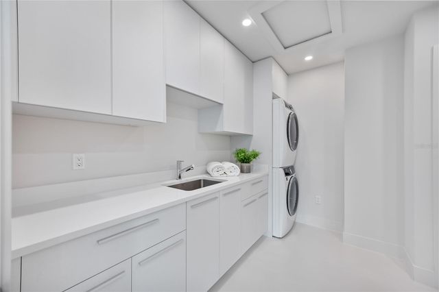 2596 FLOYD STREET, Sarasota, FL 34239