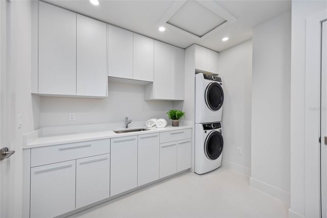 2596 FLOYD STREET, Sarasota, FL 34239