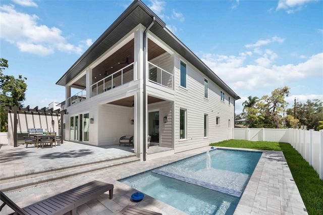 2596 FLOYD STREET, Sarasota, FL 34239