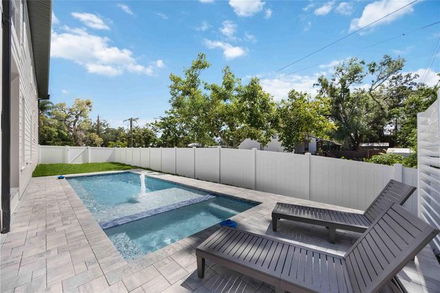 2596 FLOYD STREET, Sarasota, FL 34239
