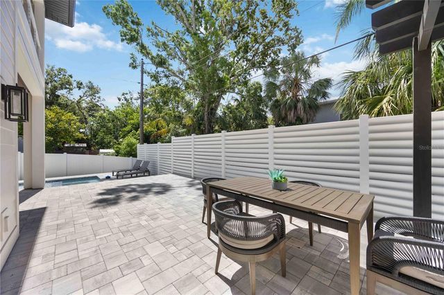2596 FLOYD STREET, Sarasota, FL 34239