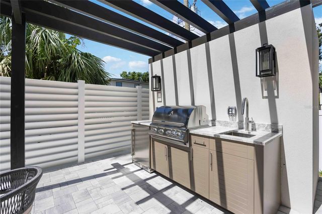 2596 FLOYD STREET, Sarasota, FL 34239